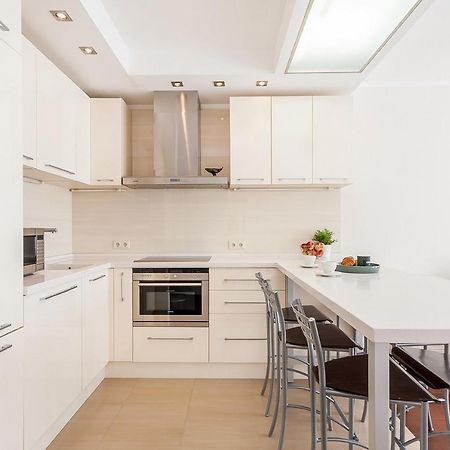 Central Apartment In Gedimino Av By Urban Rent Vilnius Ngoại thất bức ảnh