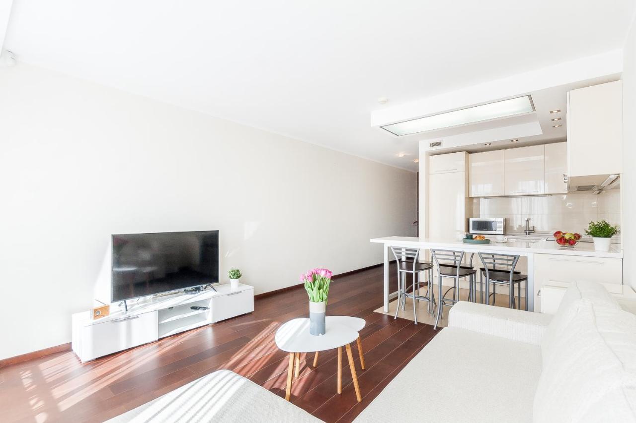 Central Apartment In Gedimino Av By Urban Rent Vilnius Ngoại thất bức ảnh