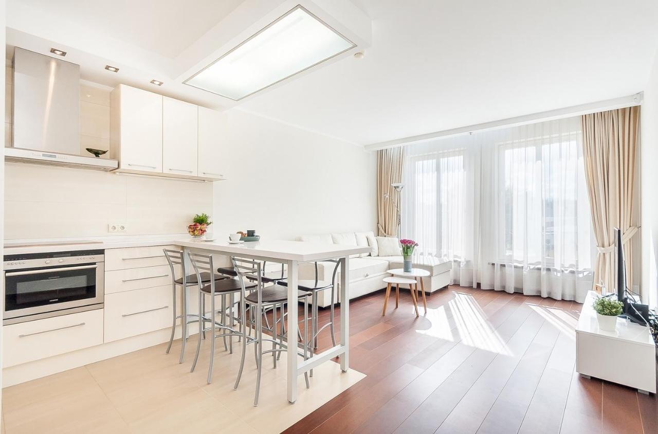 Central Apartment In Gedimino Av By Urban Rent Vilnius Ngoại thất bức ảnh