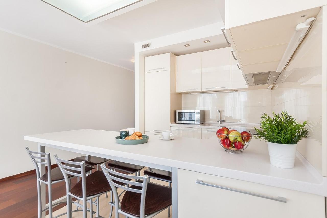 Central Apartment In Gedimino Av By Urban Rent Vilnius Ngoại thất bức ảnh