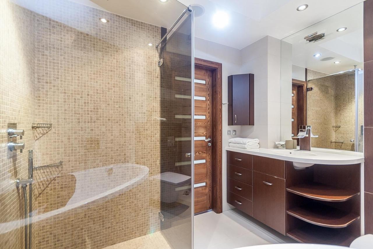 Central Apartment In Gedimino Av By Urban Rent Vilnius Ngoại thất bức ảnh