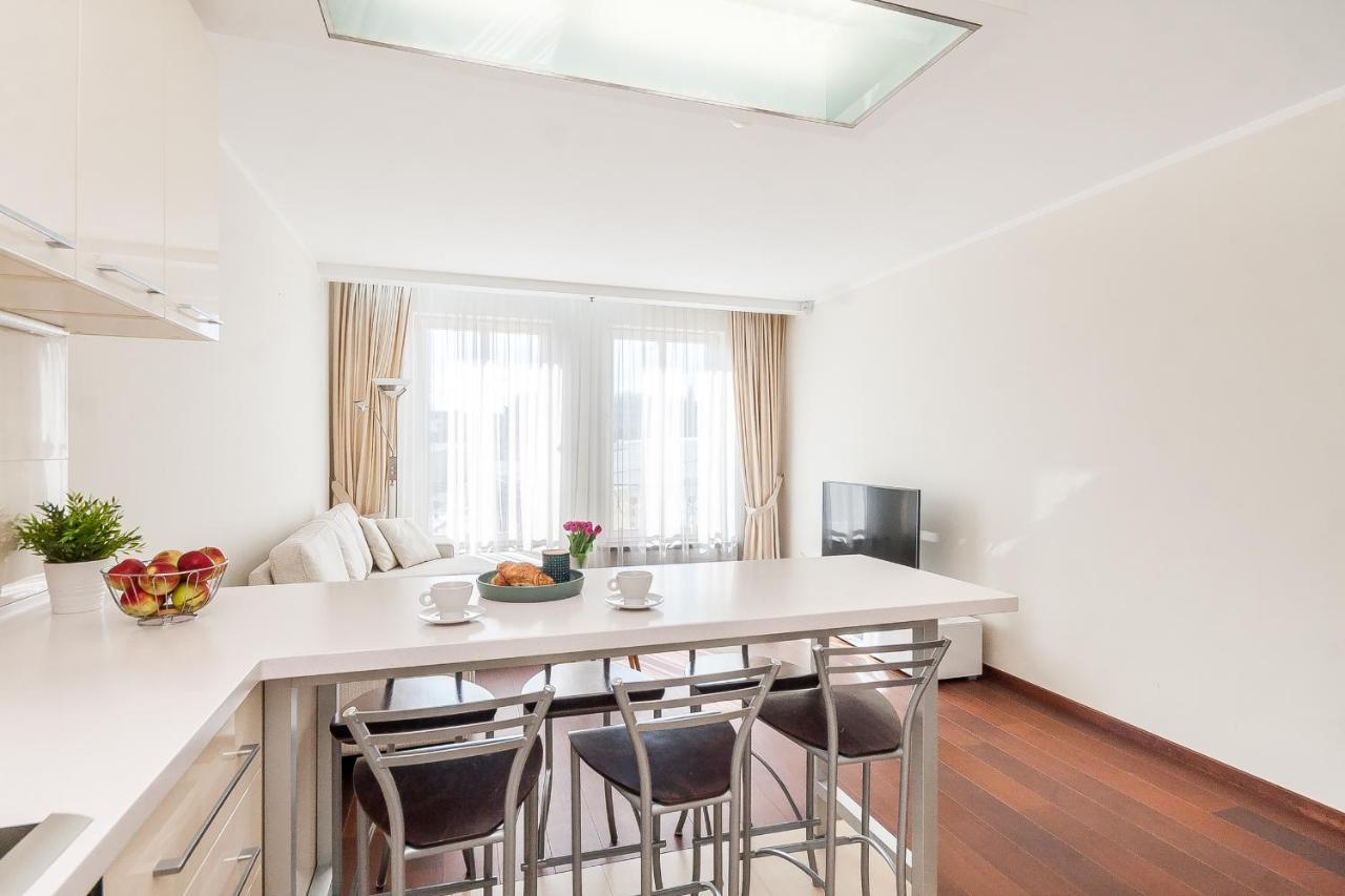 Central Apartment In Gedimino Av By Urban Rent Vilnius Ngoại thất bức ảnh