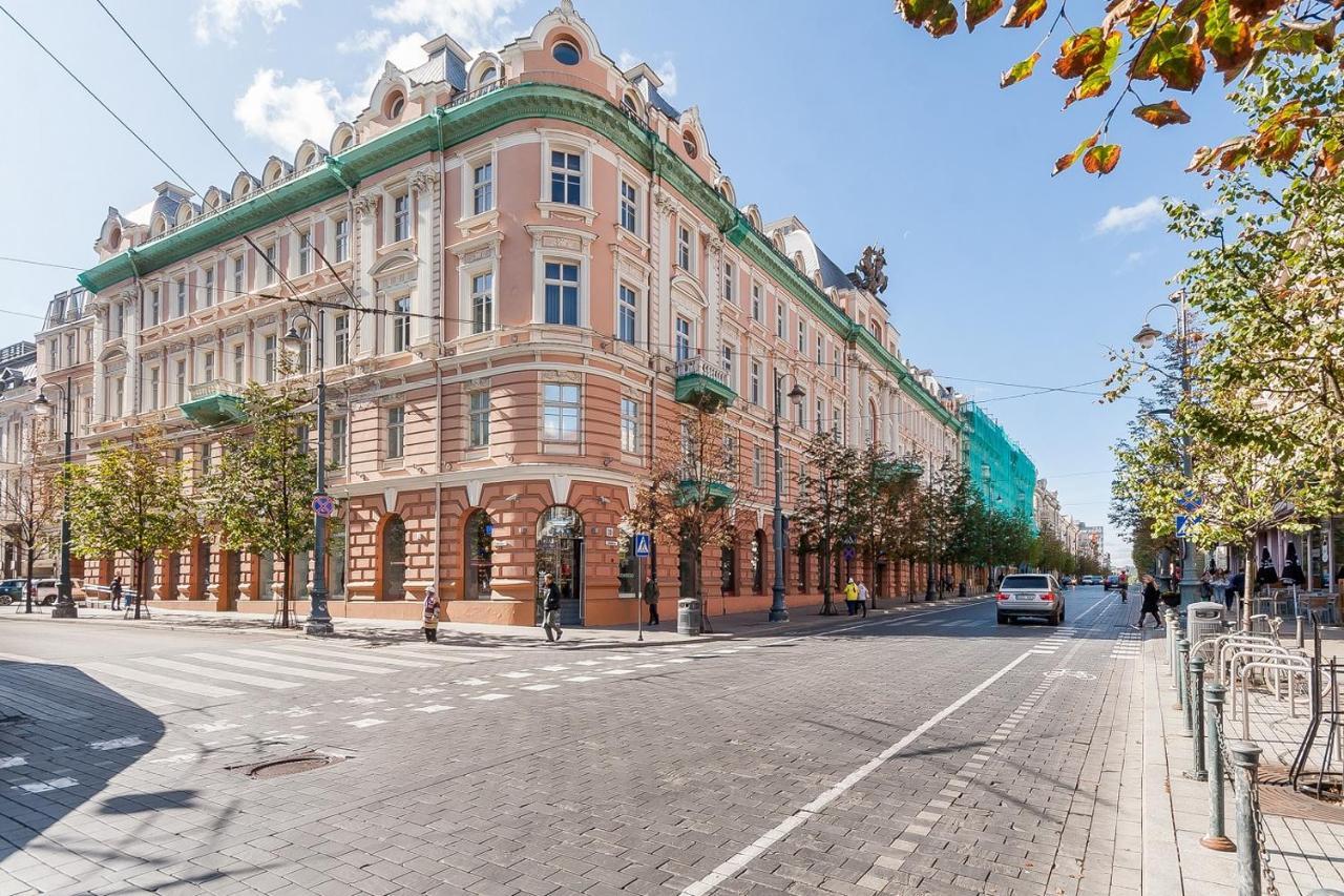 Central Apartment In Gedimino Av By Urban Rent Vilnius Ngoại thất bức ảnh